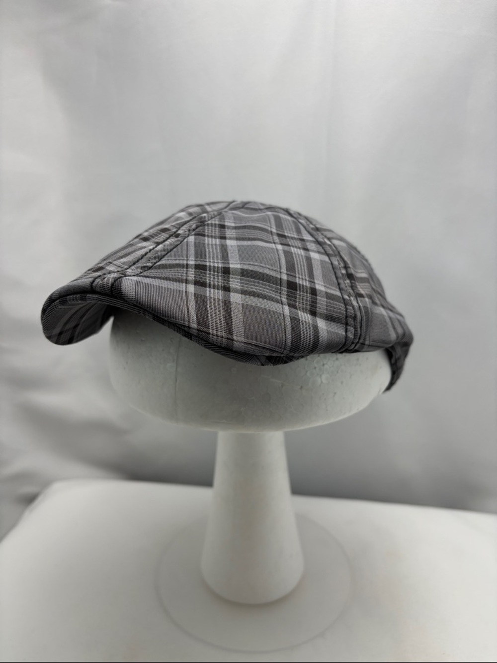 Style 212 Drivers Cabbie Flat Cap Tight Plaid Black & Gray #500